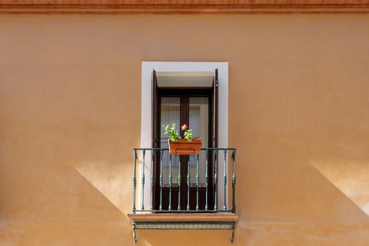 Triana Boutique Apartments By Hommyhome Séville Extérieur photo